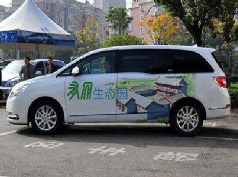 凭祥县户外车贴喷绘如何保持效果?